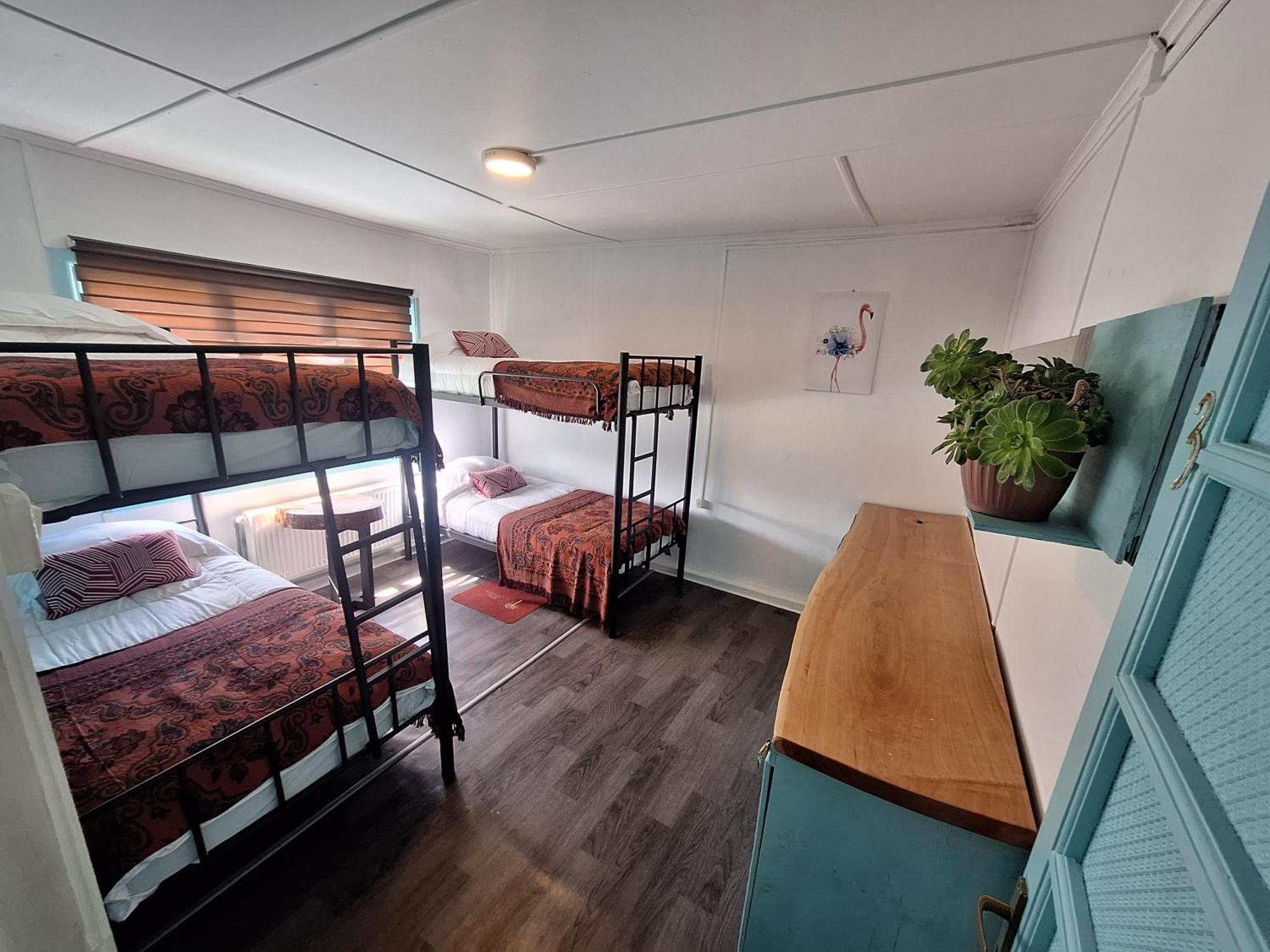 Hostel Kuntur Пуэрто-Наталес Экстерьер фото