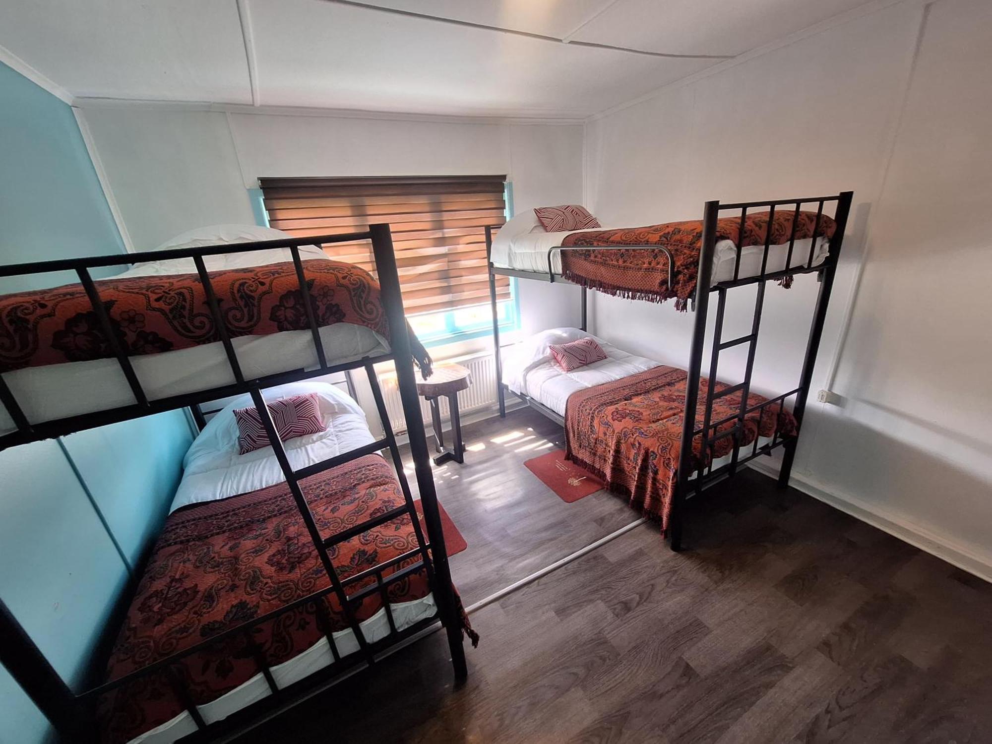 Hostel Kuntur Пуэрто-Наталес Экстерьер фото